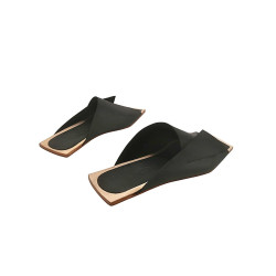 Miró B negro graso sandalias de cuero hechas a mano - Cooperative Handmade